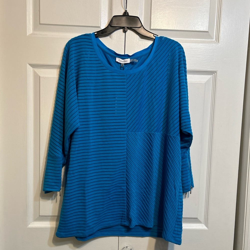 NWT Calvin Klein Top Semi Sheer 3/4 Sleeve Zipper Arm Detail Size XL Blue